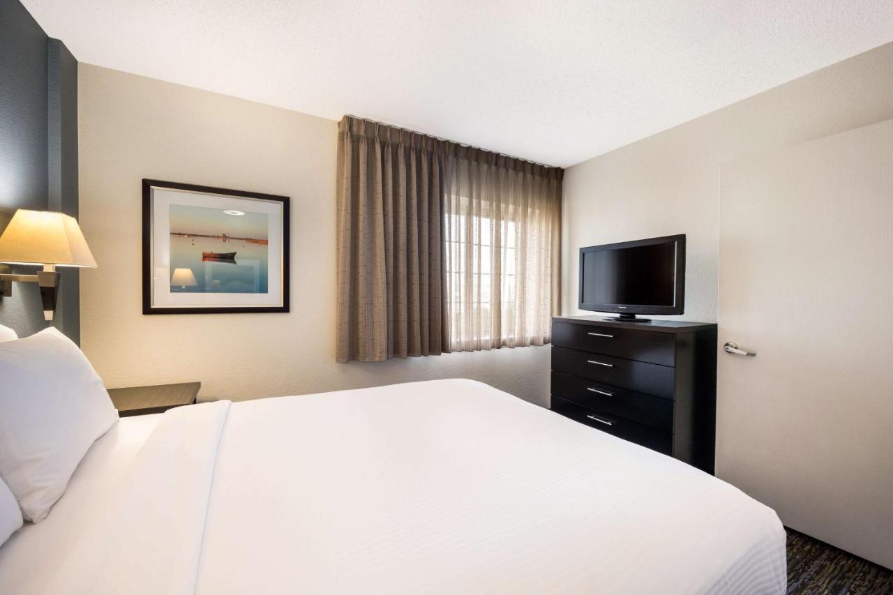 Sonesta Simply Suites Arlington Bagian luar foto