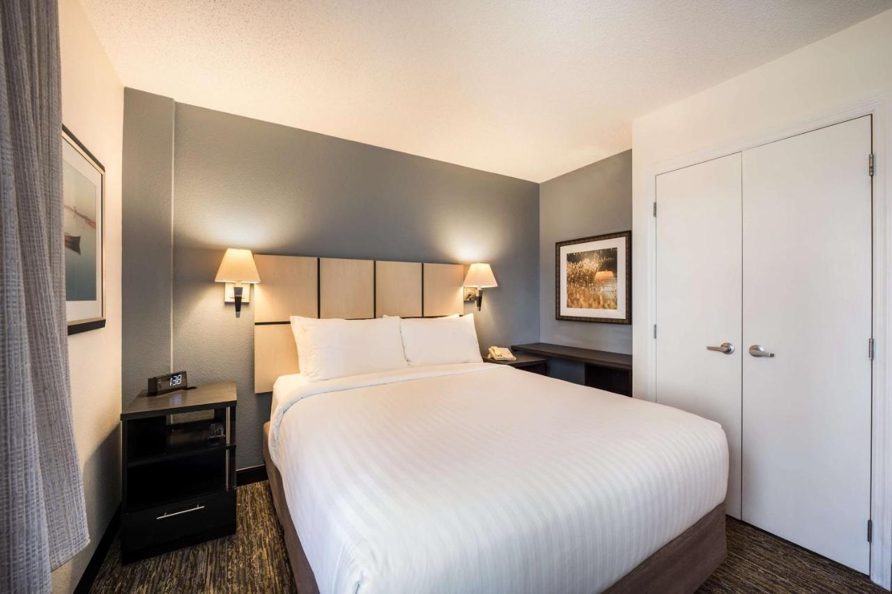 Sonesta Simply Suites Arlington Bagian luar foto