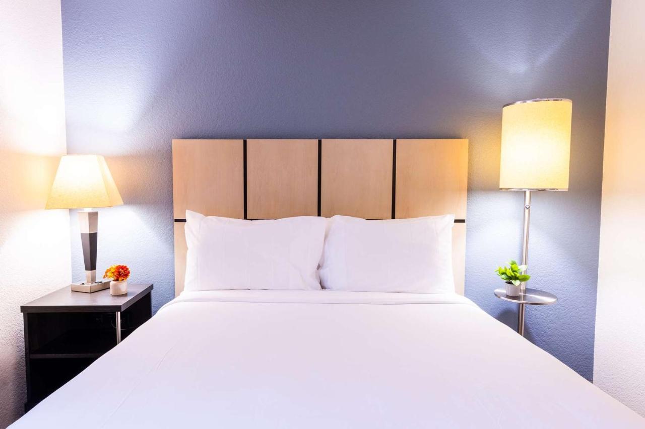 Sonesta Simply Suites Arlington Bagian luar foto